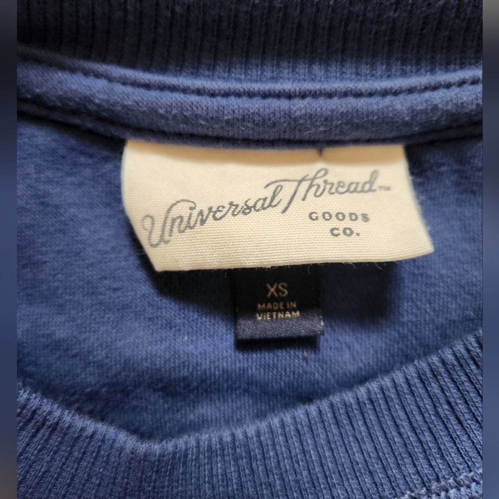 Universal Threads Crop Sweater - Picture 4 of 4